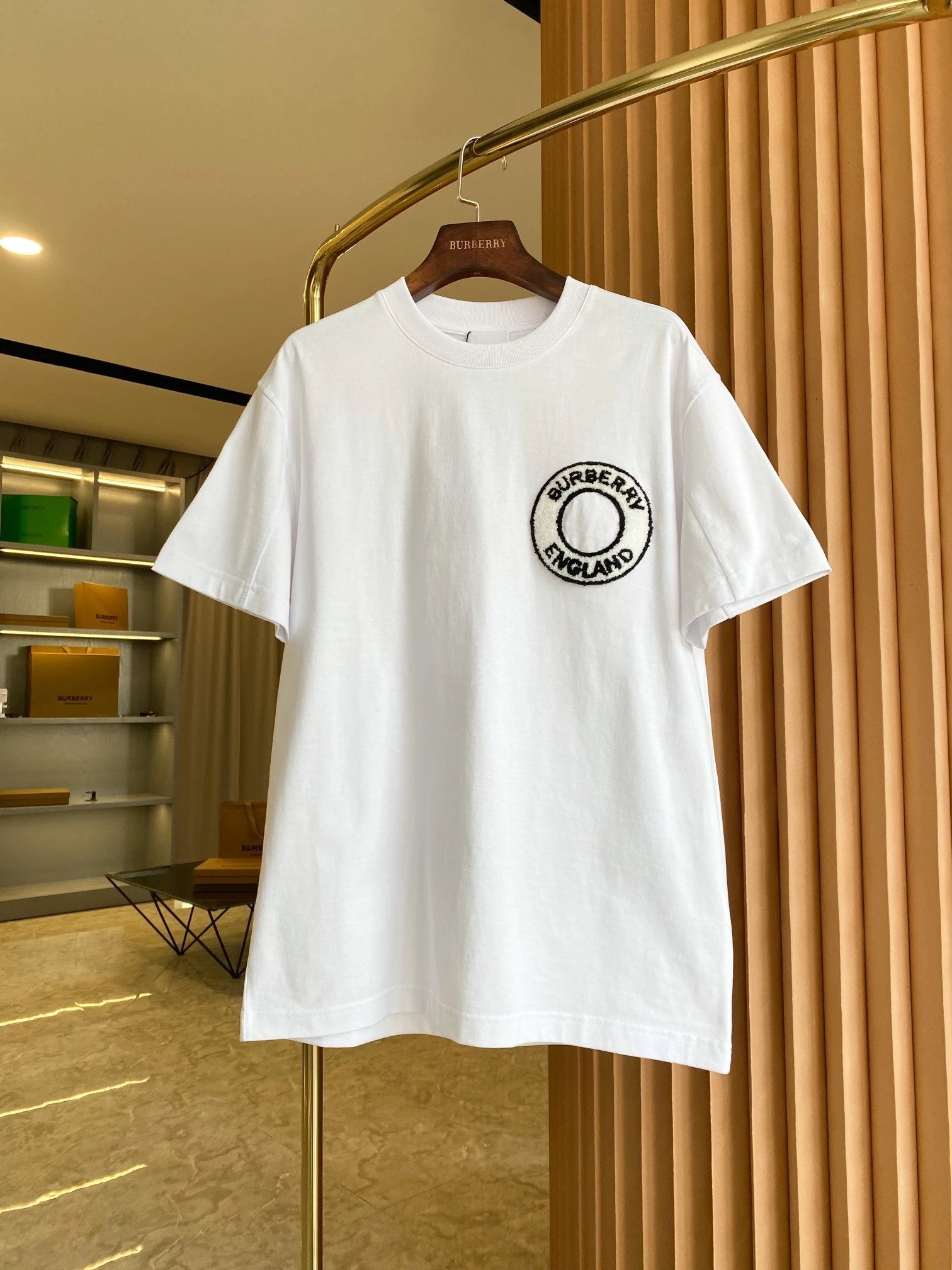 Burberry T-shirt Chest Logo Pattern Patch logo round Neck Short Sleeve25ss New pure cotton T Unisex T-Shirt OS Drop Shoulder Loose Fit Base Shirt Top T-Shirt Short Sleeve