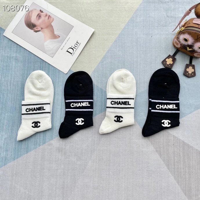 Chanel Sock Four Pairs Per Box】Mulberry Silk Material，Viscose Letter Sign，Breathable and Comfortable，