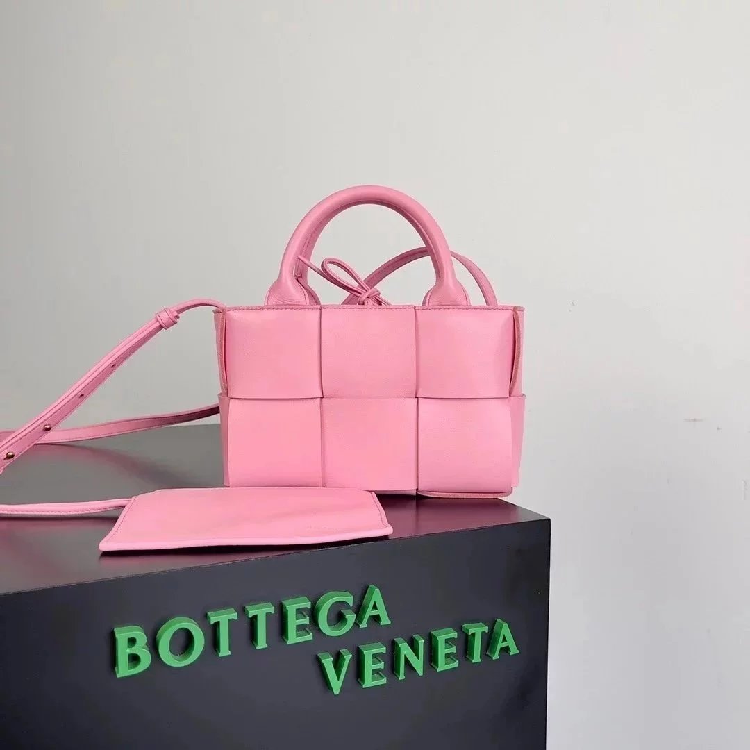 Bottega Veneta Women's Bag Top version 【Surrogate Shopping Edition】2023Spring and Summer New Super Mini Tote Bag20cmDandytote Vegetable basket Arco Woven bag intreccio New Woven Tote Bag mini Small Tote Super Mini Tote Bag Mobile Phone Bag Handbag Messeng