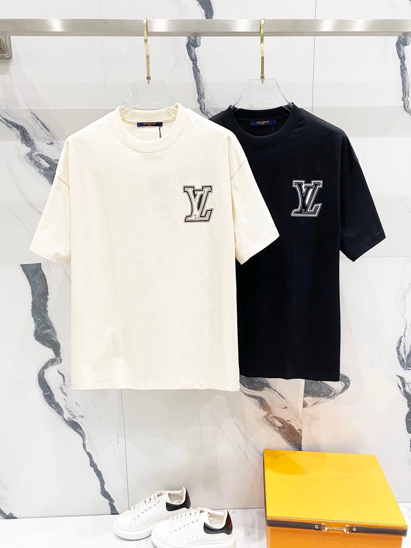 Louis Vuitton LV T-shirt Front Hollow Letter Embroidery logo round Neck Short Sleeve25ss New Pure Cotton Unisex Style T T-shirt OS Loose Fit Base Shirt Half Sleeve T-Shirt Top Half Sleeve