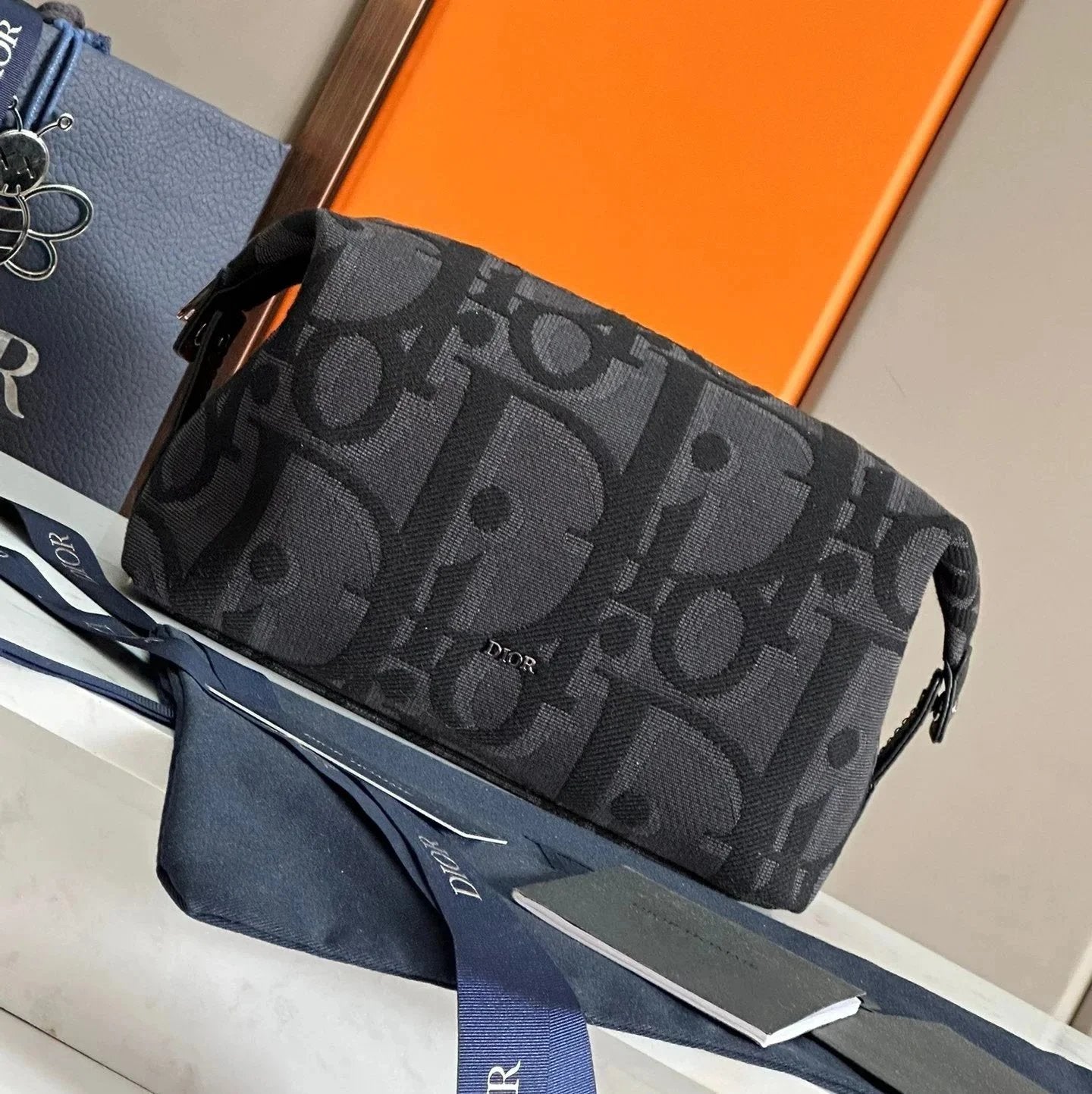 Dior Women's Bag Top version 【Original Leather Matching Version】2024Men's Series New Wash Bag Cosmetic Bag Storage Bag Mobile Phone Bag Clutch Men's and Women's Bags