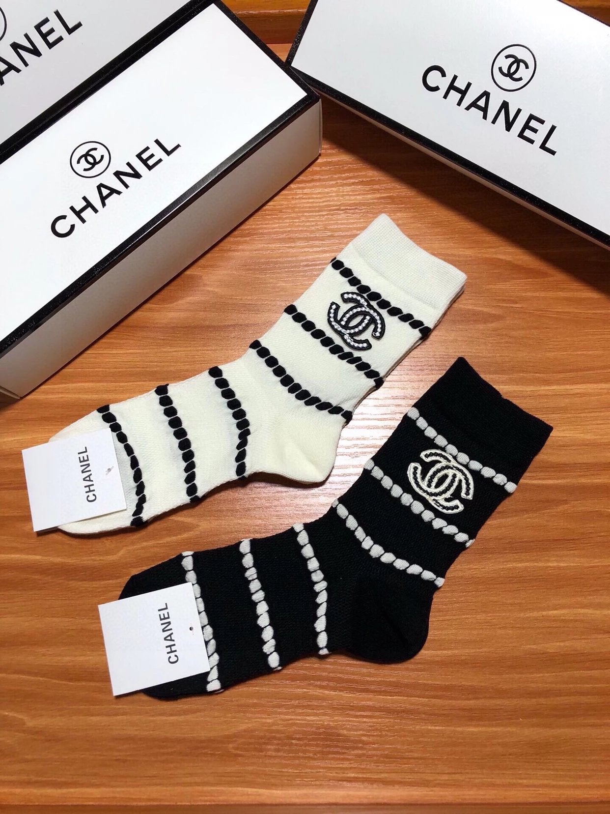 Chanel Sock High-End Socks️New Trending Women Mid-Calf Socks❗️【Two Pairs Per Box】Mulberry Silk Material，Woven Classic Double C Flag，Breathable and Comfortable