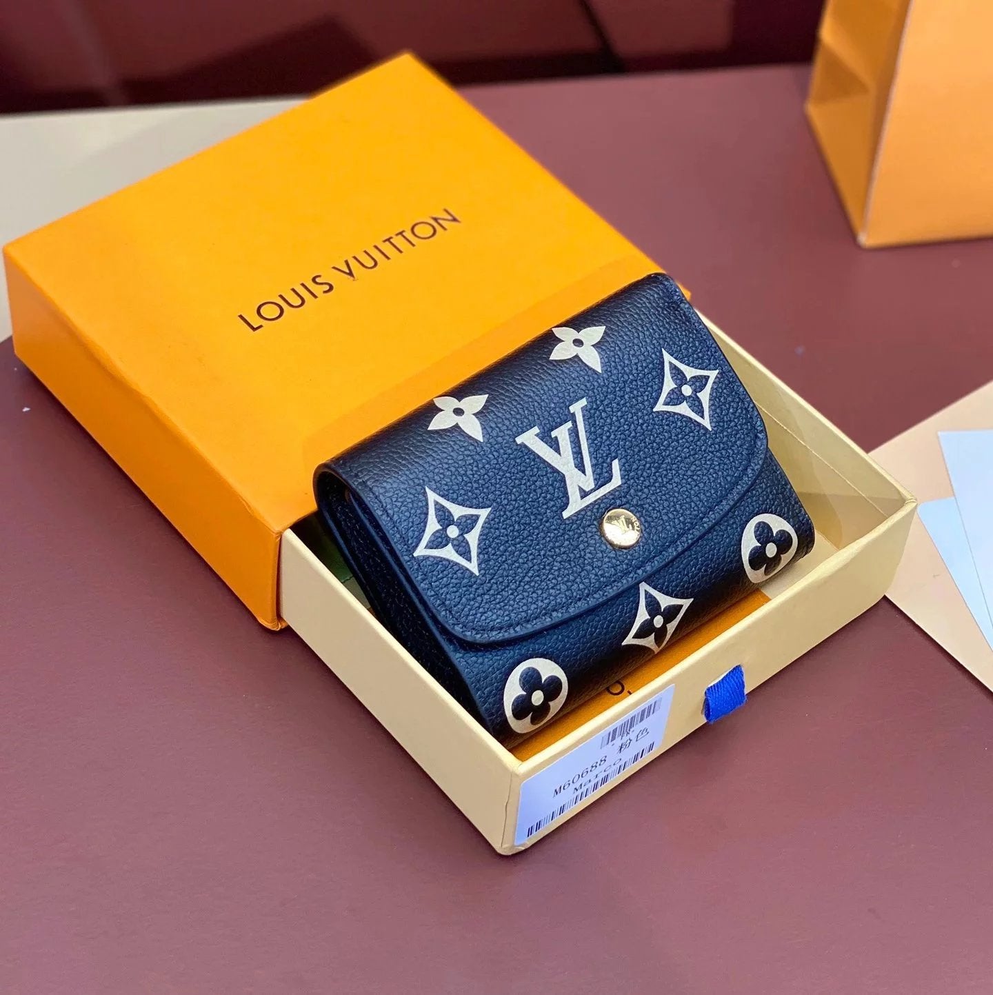 Louis Vuitton LV Wallets/Clutches Top version 【Original Leather】24New Printed Cowhide 70% off Short Style Wallet Short Wallet Small Wallet Flip Long Tri-Fold Wallet Women's Wallet Men's Wallet Multiple Card Slots Wallet Card Holder Handbag M60699M60688