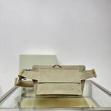 Burberry Women's Bag Top version 【Super Original Leather】The Latest Windbreaker Waist Bag Is Made of Cotton Blended Fabric and Refined from Italian Workshop. Inspired by Iconic Trench Wind Jacket Series New Men's Bag Chest Bag Waist Bag Shoulder Bag