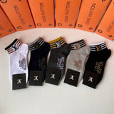 Louis Vuitton LV Sock 【Five Pairs Per Box】Classic Letters logo Pure Cotton Mid-Short Pile Socks Breathable Fashion25ss New Short Cotton Socks Spring Summer Autumn Thin Business Deodorant Sweat-Absorbing Sports Casual Versatile