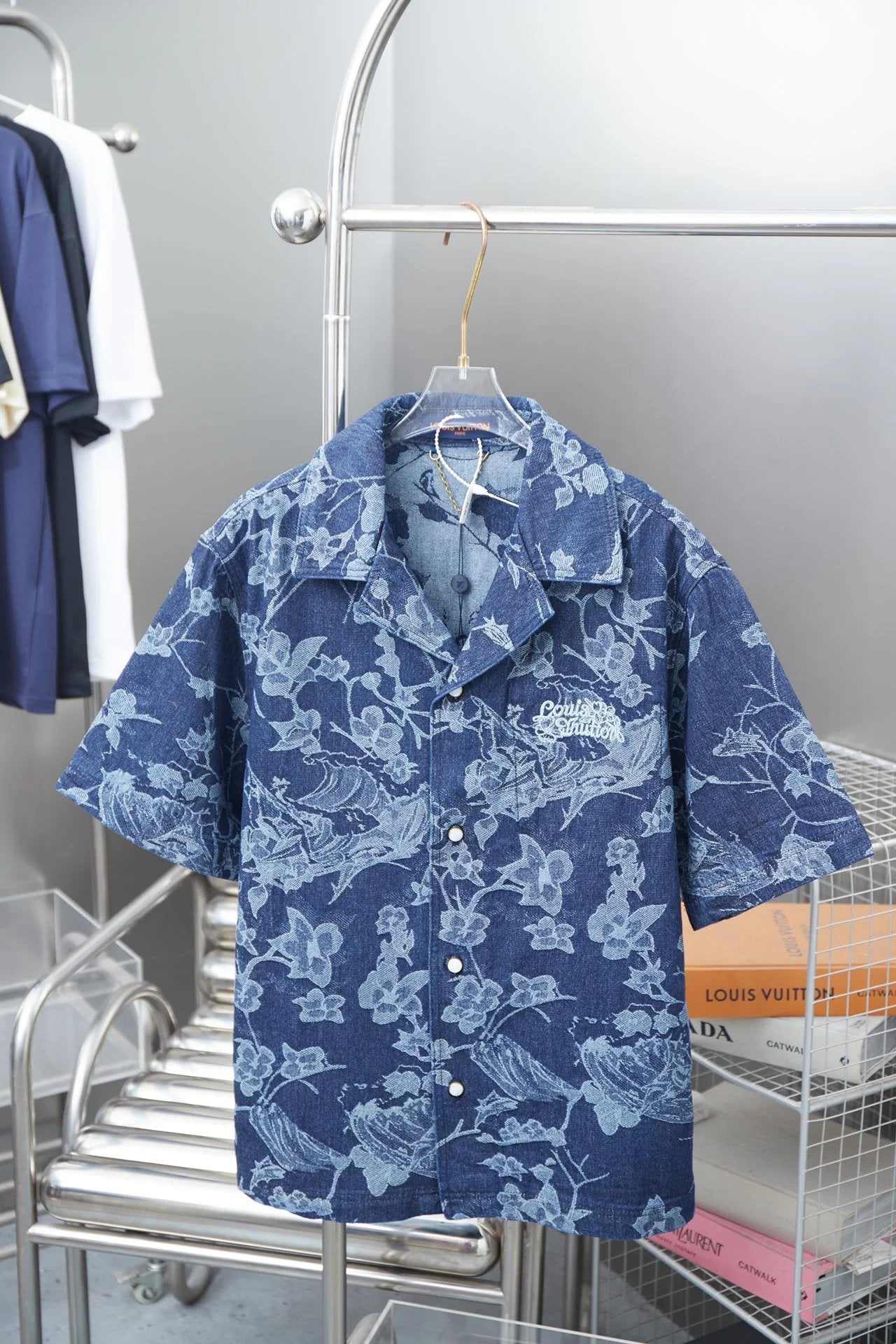 Louis Vuitton LV Shirt Allover Jacquard logo Shijia Turn-down Collar Short Sleeve Shirt Unisex Versatile Business Casual Slim Fit Jacket