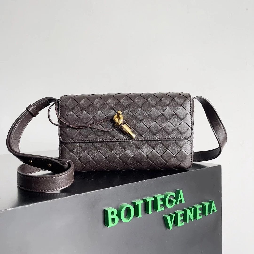 Bottega Veneta Women's Bag Top version 【Special Effects Original Hot Sale】/23New Popular Item miniAndiamoWOC Envelope Package Lambskin Woven Bag Mini Shoulder Messenger Bag Women's Bag755545