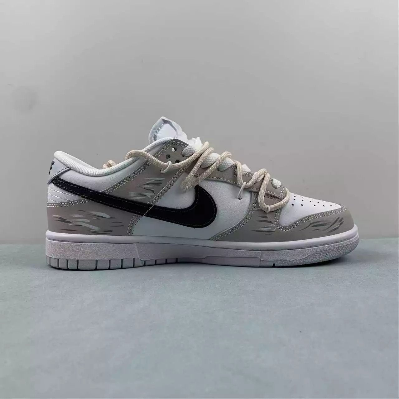 Nike Dunk Low shoes