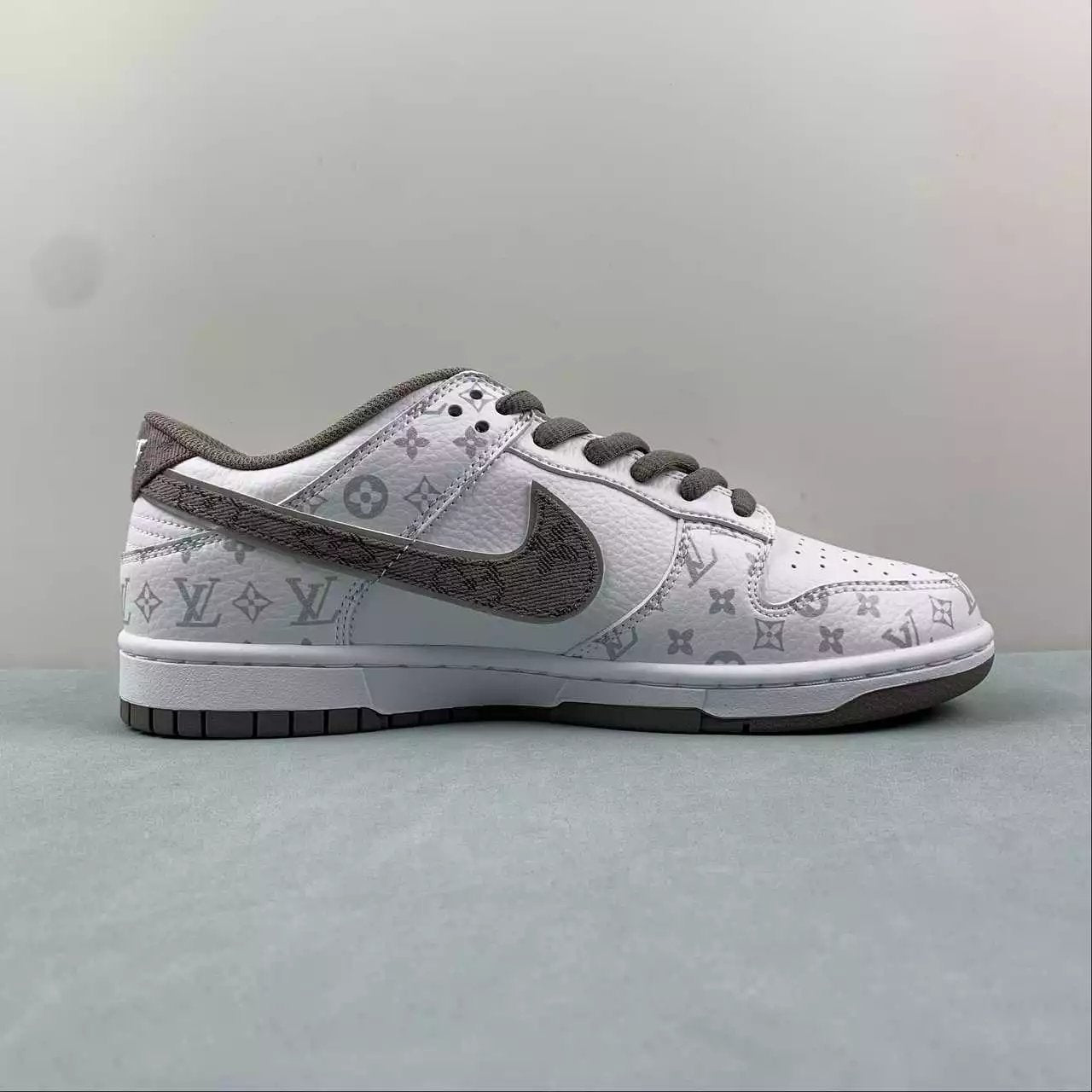 Nike Dunk Low shoes