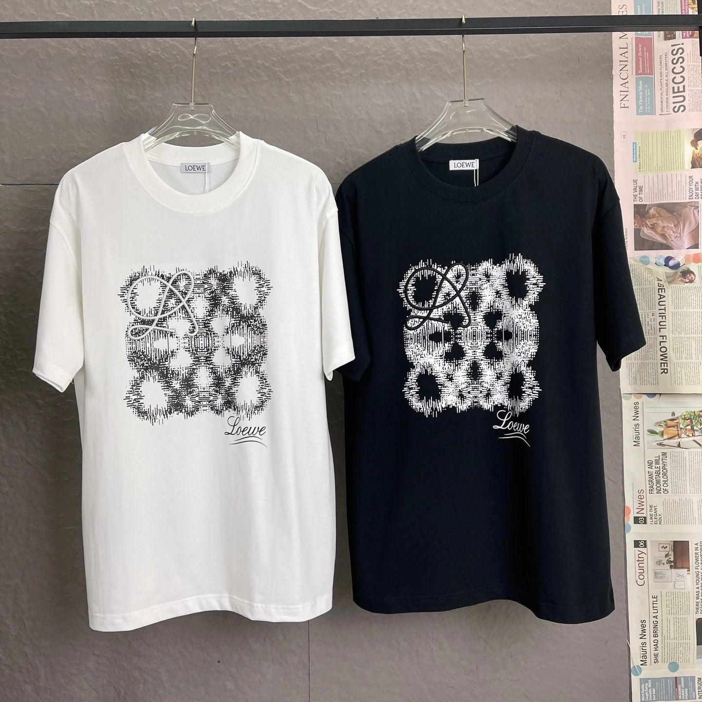 LOEWE T-shirt Chest Three-Dimensional Embroidery with Totem Printing logo round Neck Short Sleeve25ss New Pure Cotton Unisex Style T Casual T-Shirt Base Layer Shirt OS Loose Fit Half Sleeve Top Plus Size