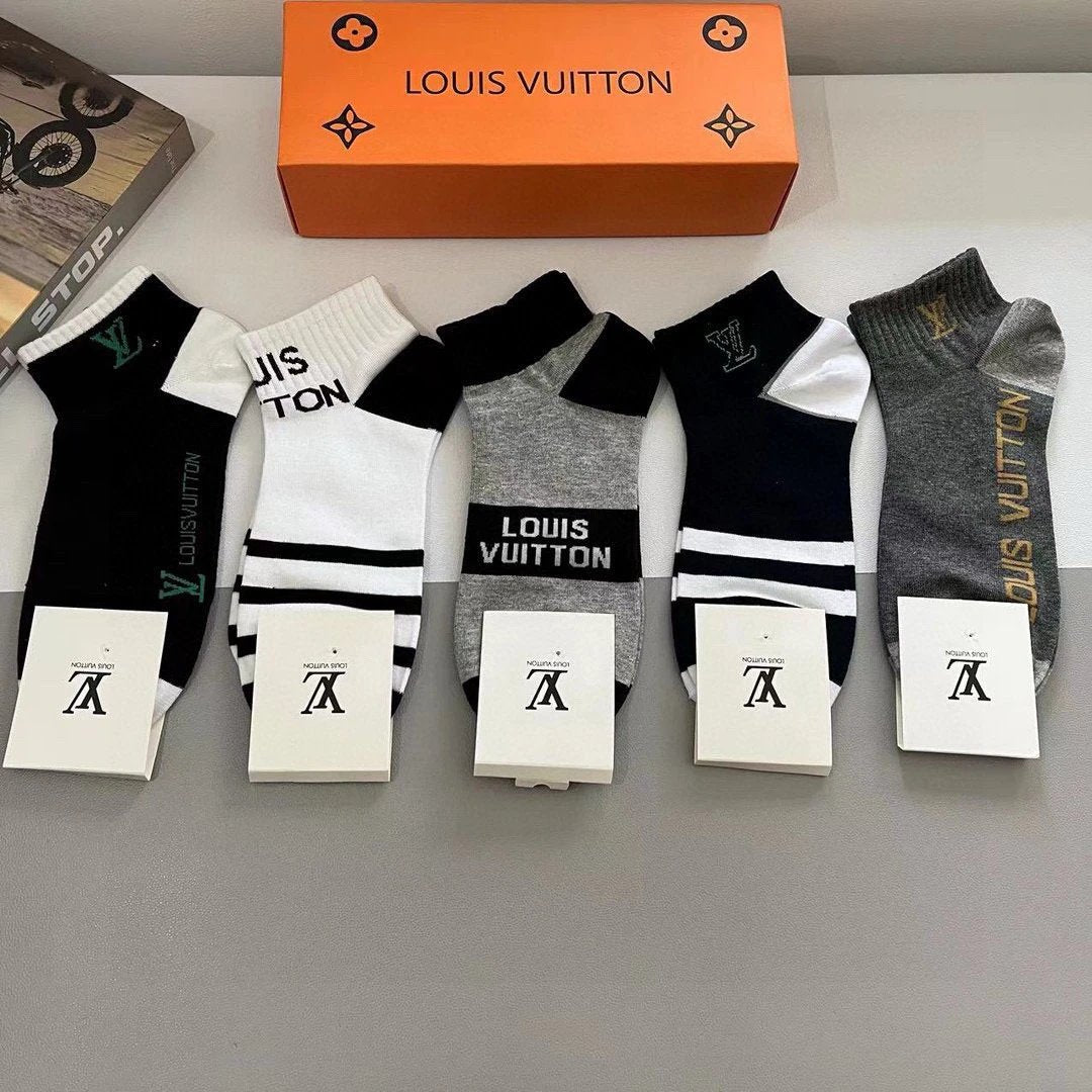 Louis Vuitton LV Sock 【a Box5Double】Classic Letters logo Breathable and Stylish Pure Cotton Mid-Calf Socks25ss New Cotton Socks Spring Summer Autumn Thin Business Deodorant Sweat-Absorbing Sports Casual Versatile