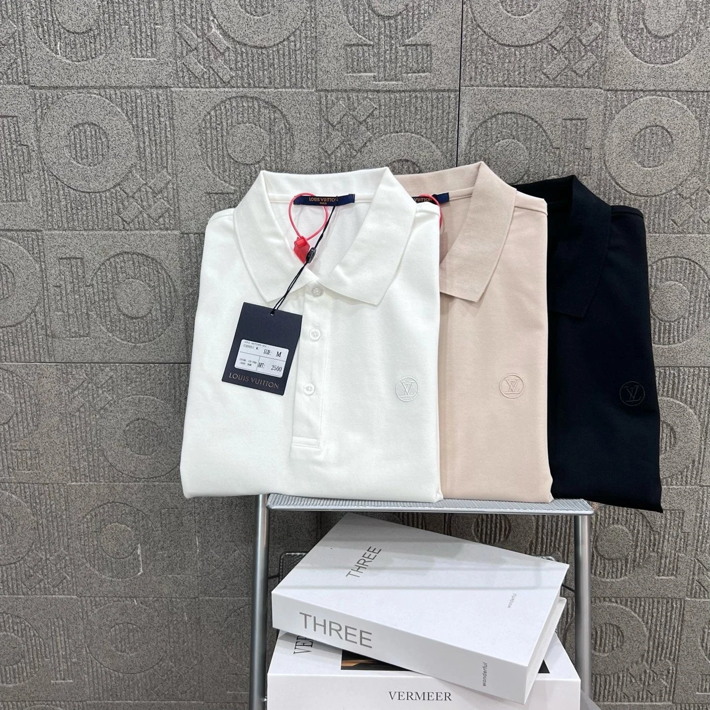 Louis Vuitton LV T-shirt Small letters on the chest logo Embroidery POLO Short Sleeve Turn-down Collar Shirt Unisex Summer Loose Fit T Business Commuter Short Sleeve Shirt Plus Size