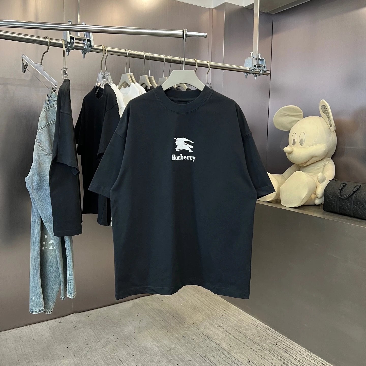 Burberry T-shirt Chest War Horse Print logo round Neck Short Sleeve25ss New Pure Cotton Unisex Style T T-shirt OS Loose Fit Base Shirt Half Sleeve T-Shirt Top Half Sleeve