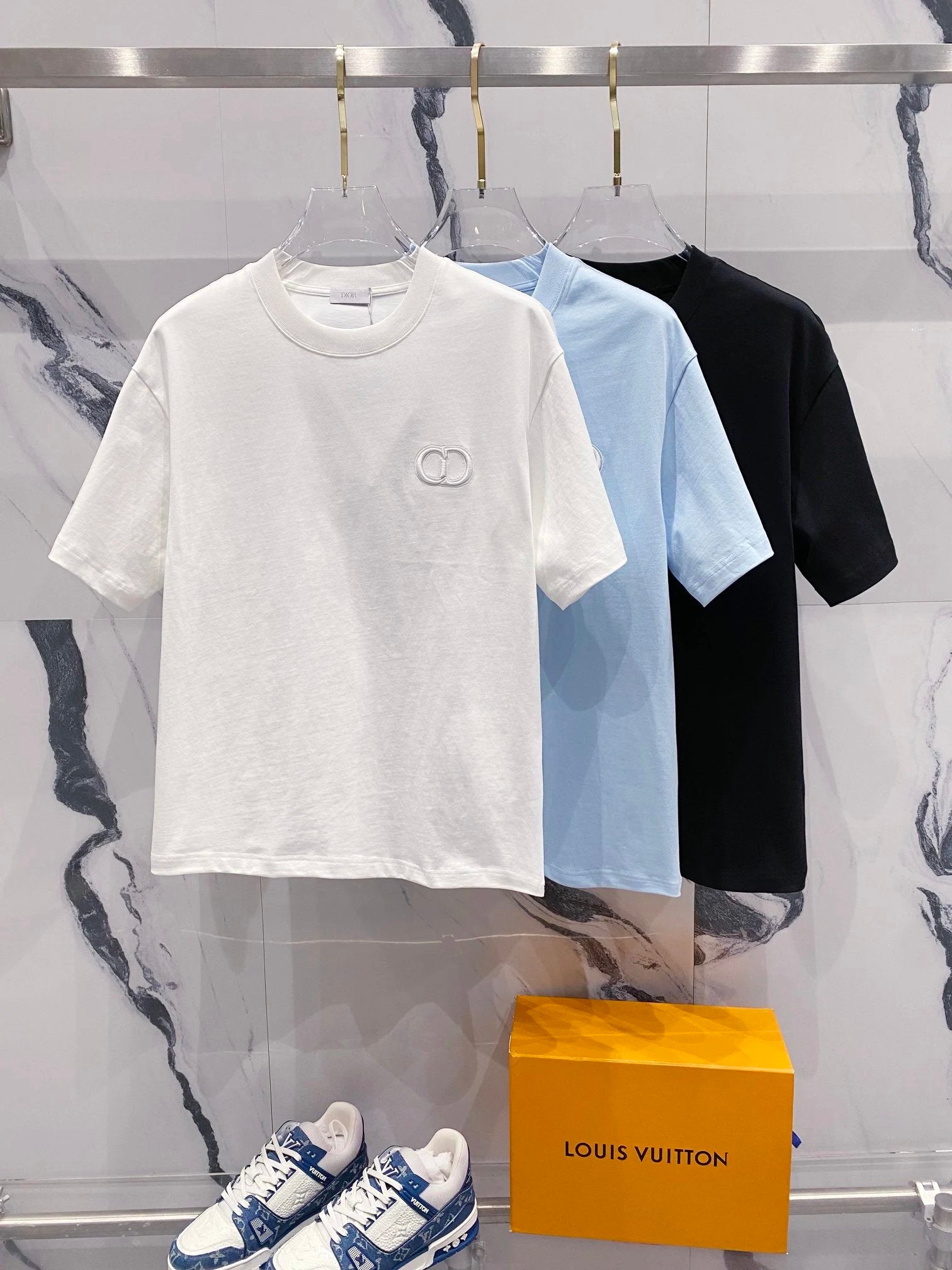 Dior T-shirt Minimalist Brand CD Letter Embroidery LOGO round Neck Short Sleeve25ss New Pure Cotton Unisex Style T T-shirt OS Loose Fit Base Shirt Casual Short Sleeve Top T-Shirt