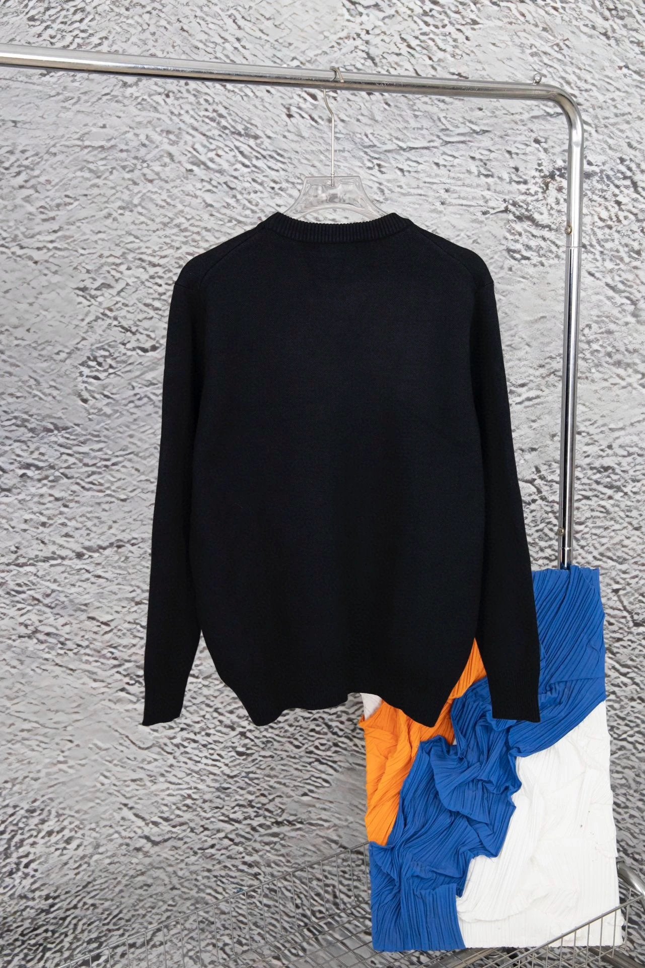 PRADA Sweater Triangle Logo Pocket Crew Neck Sweater with Extended Sleeves, Thickened Lazy Style, Unisex Loose Knit Top, Versatile Casual Wear for Both Inner and Outer Layering