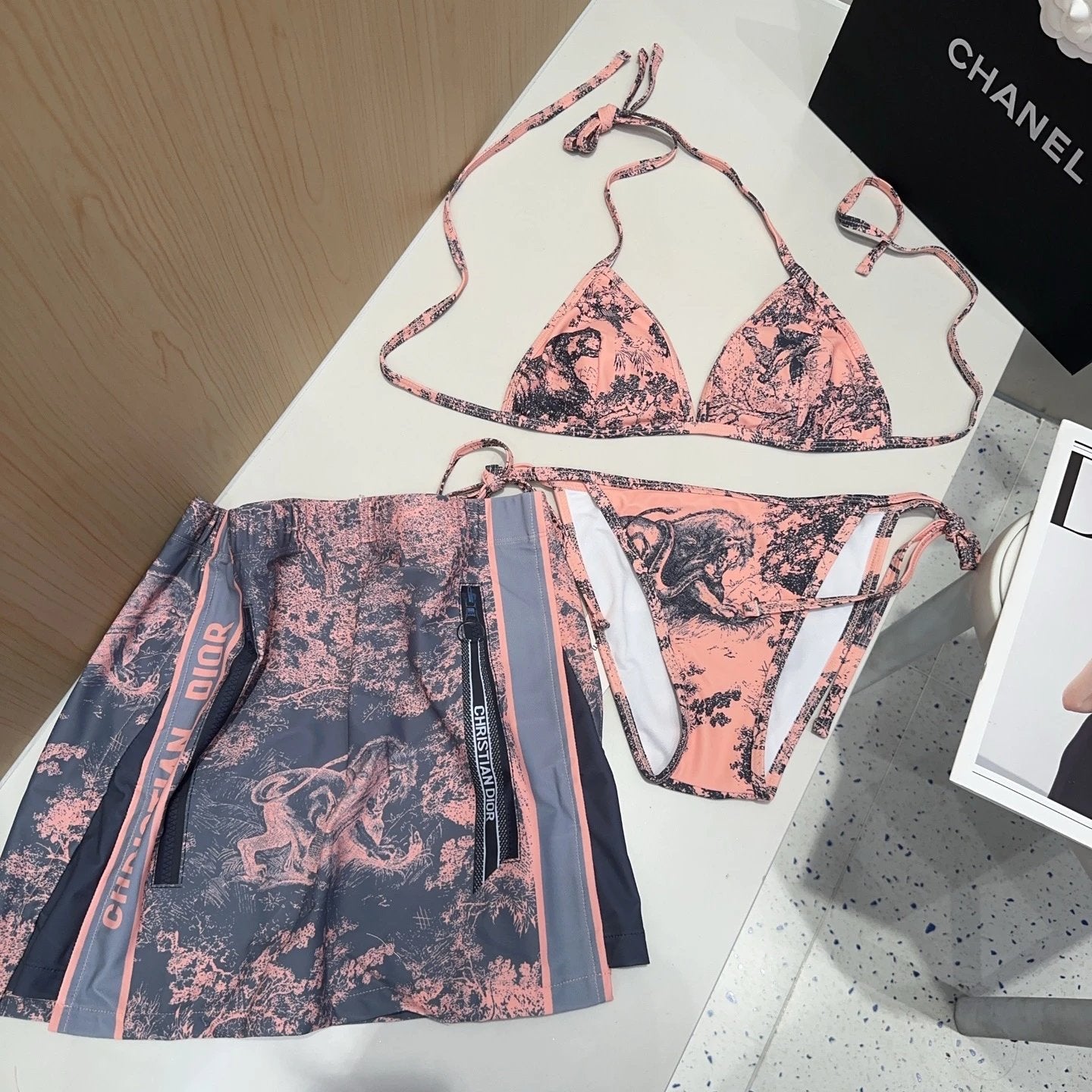 Dior Swimsuit Full Print Jacquard Bikini Two-Piece Swimsuit Sexy Backless White Small Chest Gathered Beach Pool Women's Swimwear Vacation Hot Spring