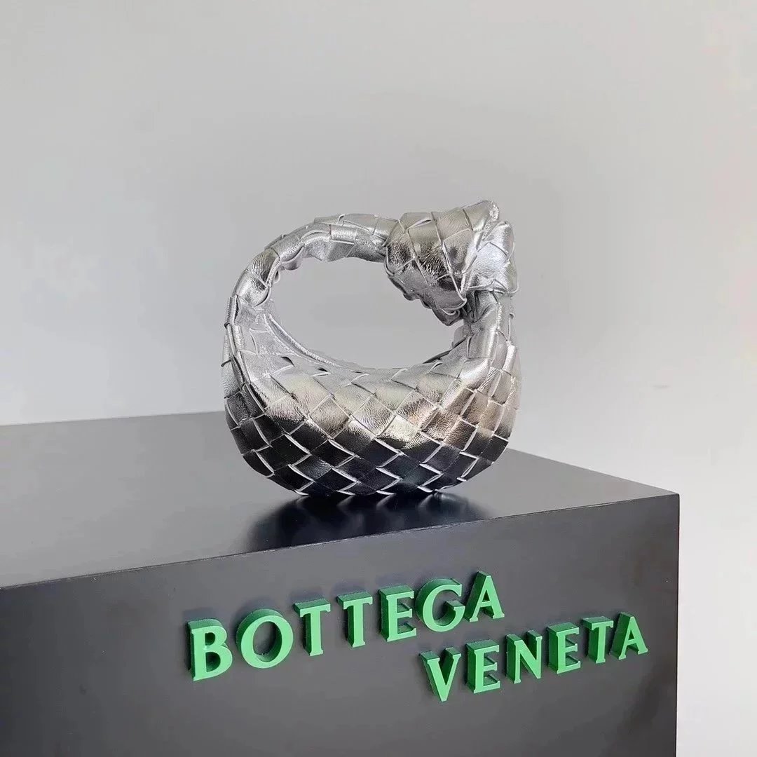 Bottega Veneta Women's Bag Top version 【Super Edition Counter Synchronization】23Early Spring New MINIJODIE Knotted Bag hobo Bag Genuine Leather Hand-Woven Bag Clutch Shoulder Bag Crossbody Bag Dinner Bag Jodie Tote Underarm Bag hobo Women's Bag Jodie Dump