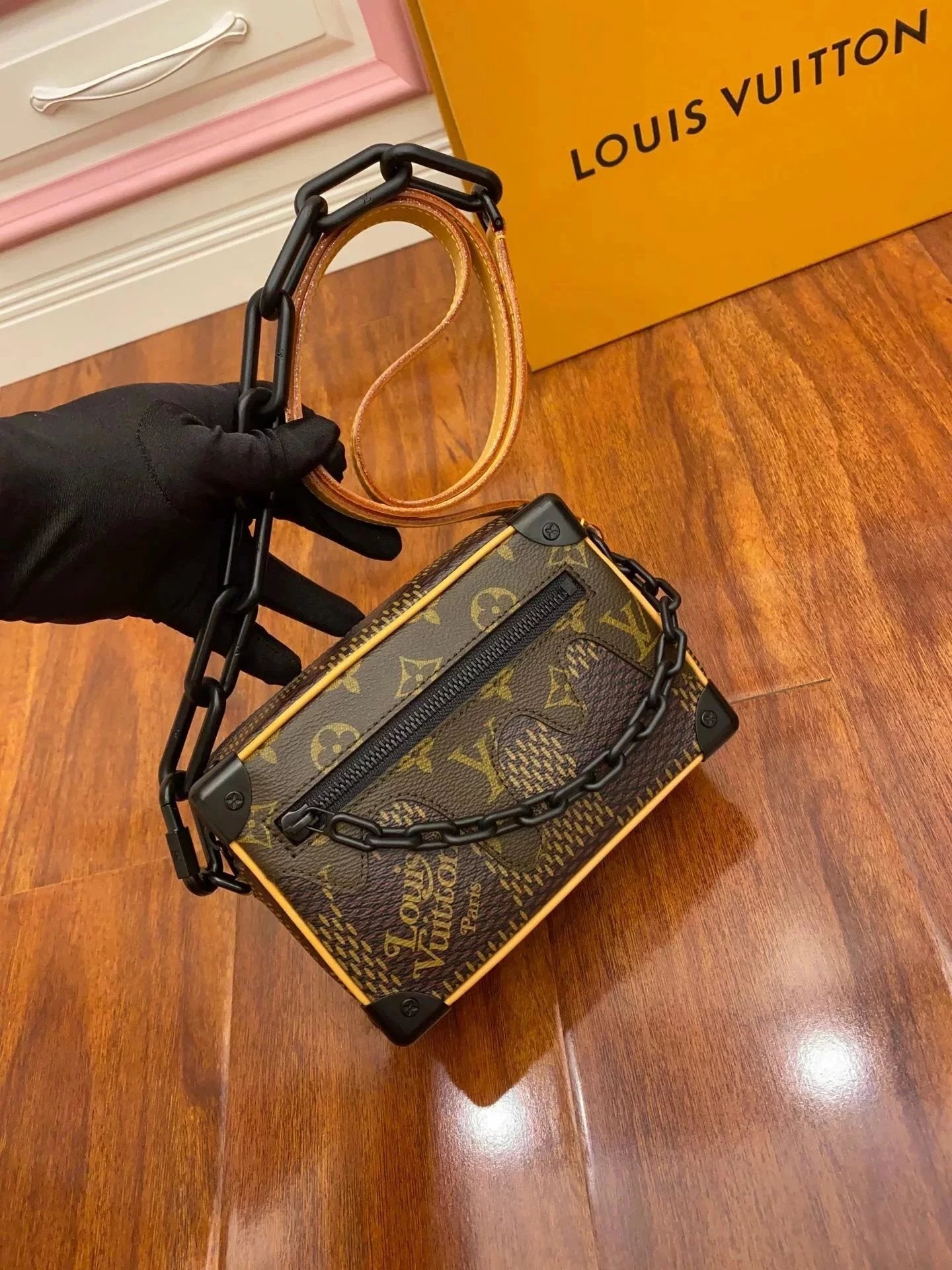 Louis Vuitton LV Men's Bag Top version NigoSoftTrunkN60394Soft Box Joint Capsule Series Presbyopic Chain Box Bag Small Box Bag softtrunk Box Men's and Women's Handbags