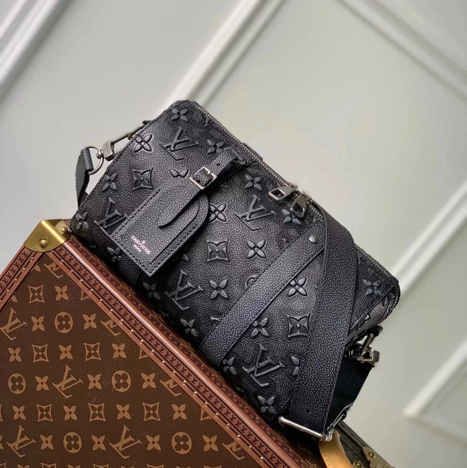 Louis Vuitton LV Men's Bag Top version 【New Arrivals】M21448Black Pillow Bag Series CityKeepall Handbag Pillow Bag Men's Bag Shoulder Messenger Bag Men's Bag