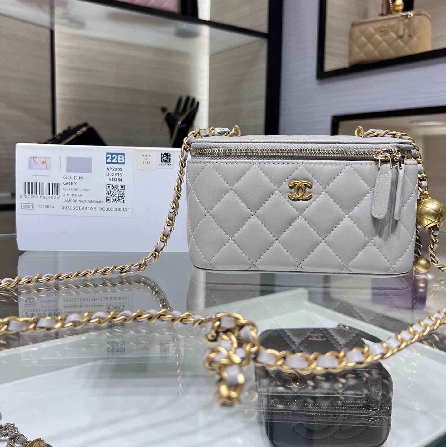 Chanel Women's Bag Top version 【Original Leather】Ohanel Grandma's House22B New Sheepskin Golden Balls Box Bag with Mirror Bottom Double C Long Box Cosmetic Bag mini Small Box Bag Storage Bag Mobile Phone Bag Mini Metal Beads Box Bag Handmade Workshop Seri