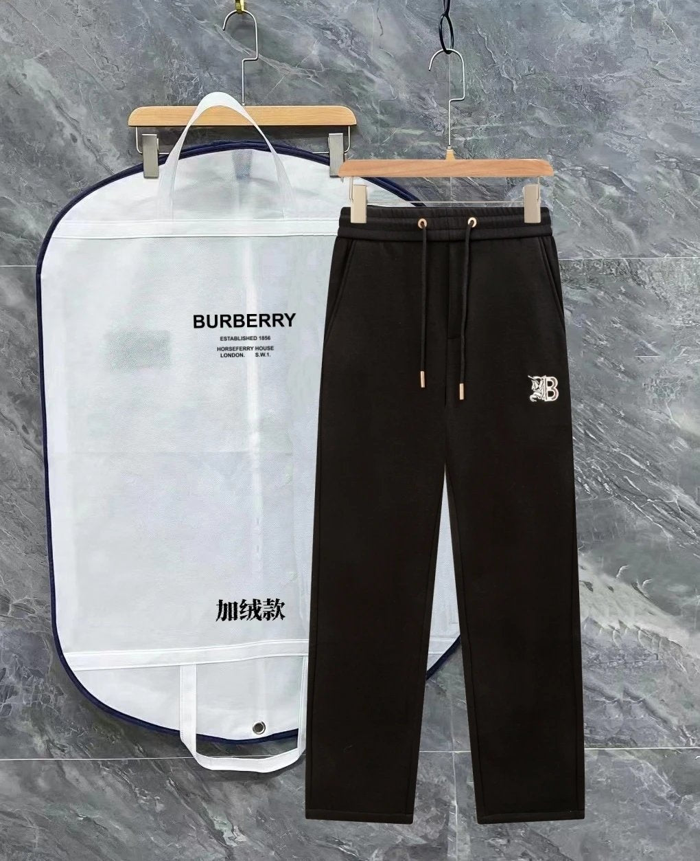 Burberry Sweatpants Fleece-lined Thickened 3D logo Straight-leg Sweatpants Sports Pants Autumn Unisex Long Pants Drawstring Winter Loose Plus Size Casual Pants