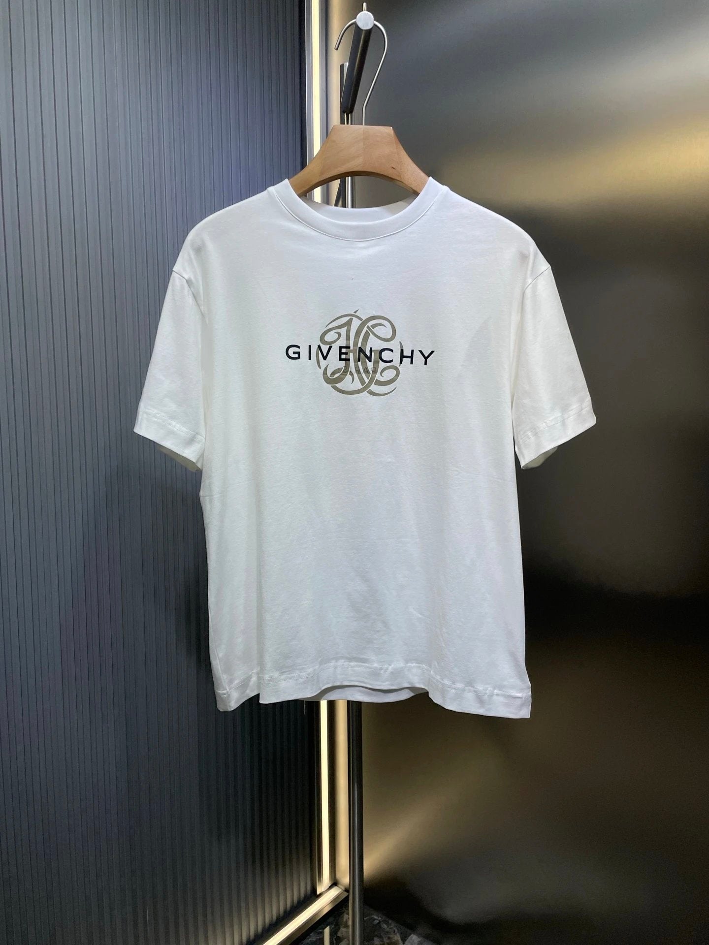 Givenchy T-shirt Chest Brand Letter Print logo round Neck Short Sleeve25ss New Pure Cotton Unisex Style T T-shirt OS Loose Fit Base Shirt Top Half Sleeve T-Shirt