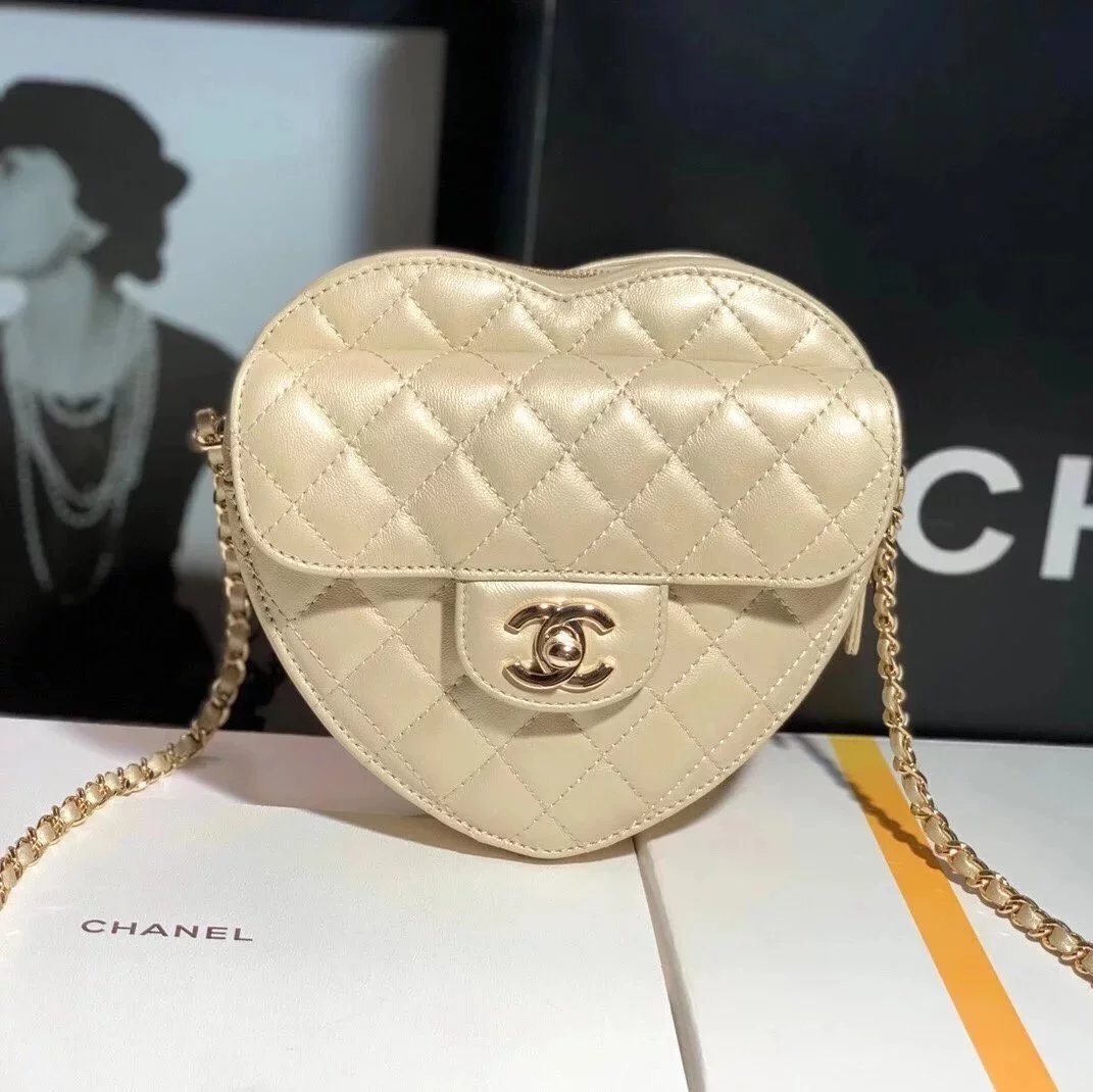 Chanel Women's Bag Top version 【**Original Order】2022Early Spring Series Women's Heart Bag Large Heart Bag Black White Messenger Bag Chain Bag Shoulder Bag Stylish Bag Women's Bag Home Heart Bag Heart Bag