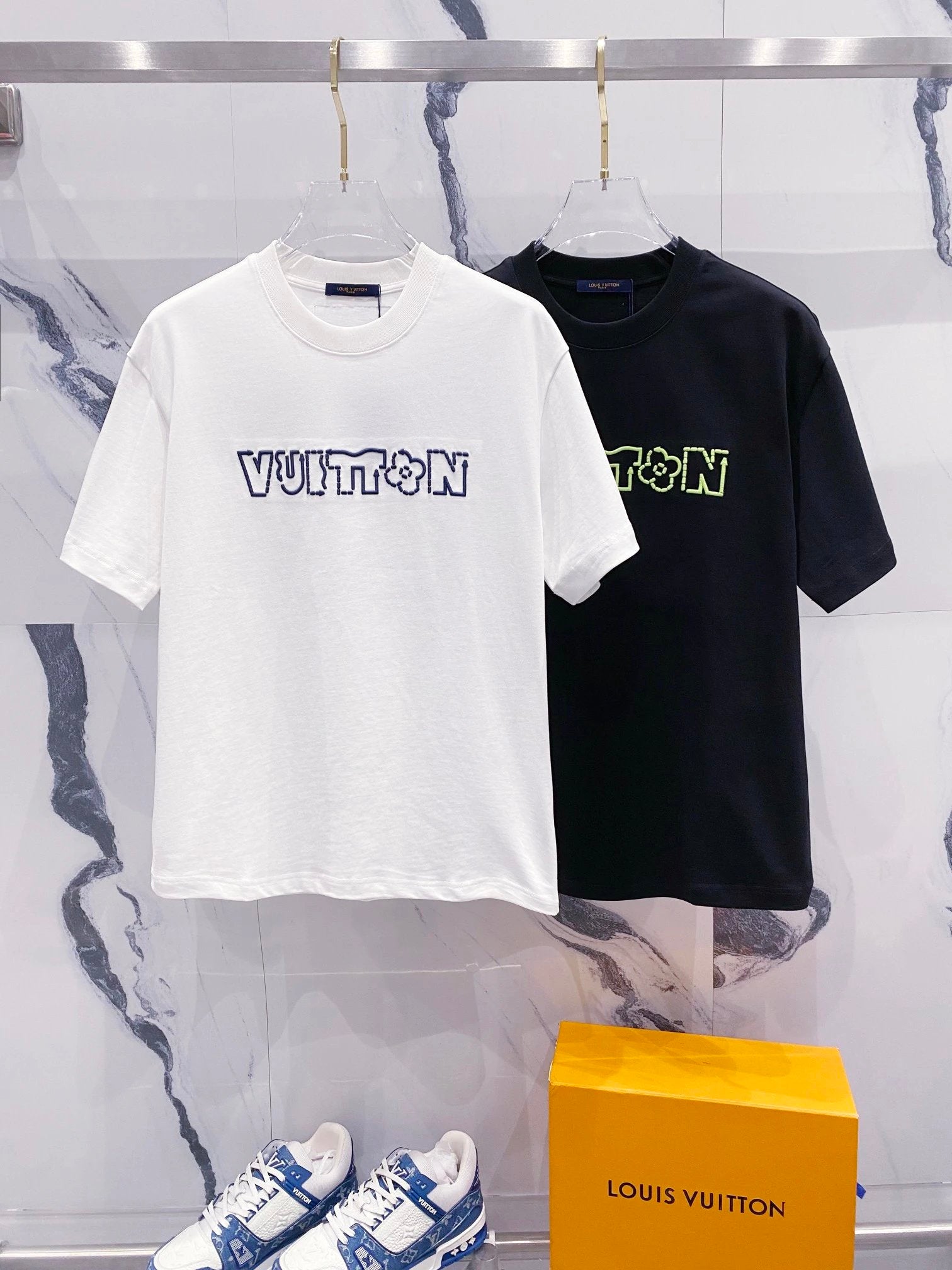 Louis Vuitton LV T-shirt Front and Back Creative Line Letter Embroidery LOGO Logo Crew Neck Short Sleeve Pure Cotton Unisex T T-shirt OS Loose Fit Casual T-Shirt