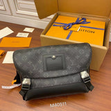 Louis Vuitton LV Men's Bag Top version MB Original Leather Exclusive Debut Original Factory Authentic Men's Bag New Men's Presbyopic VOYAGER Small Size Messenger Bag Black Warrior Men's Bag Shoulder Bag M40511College Style
