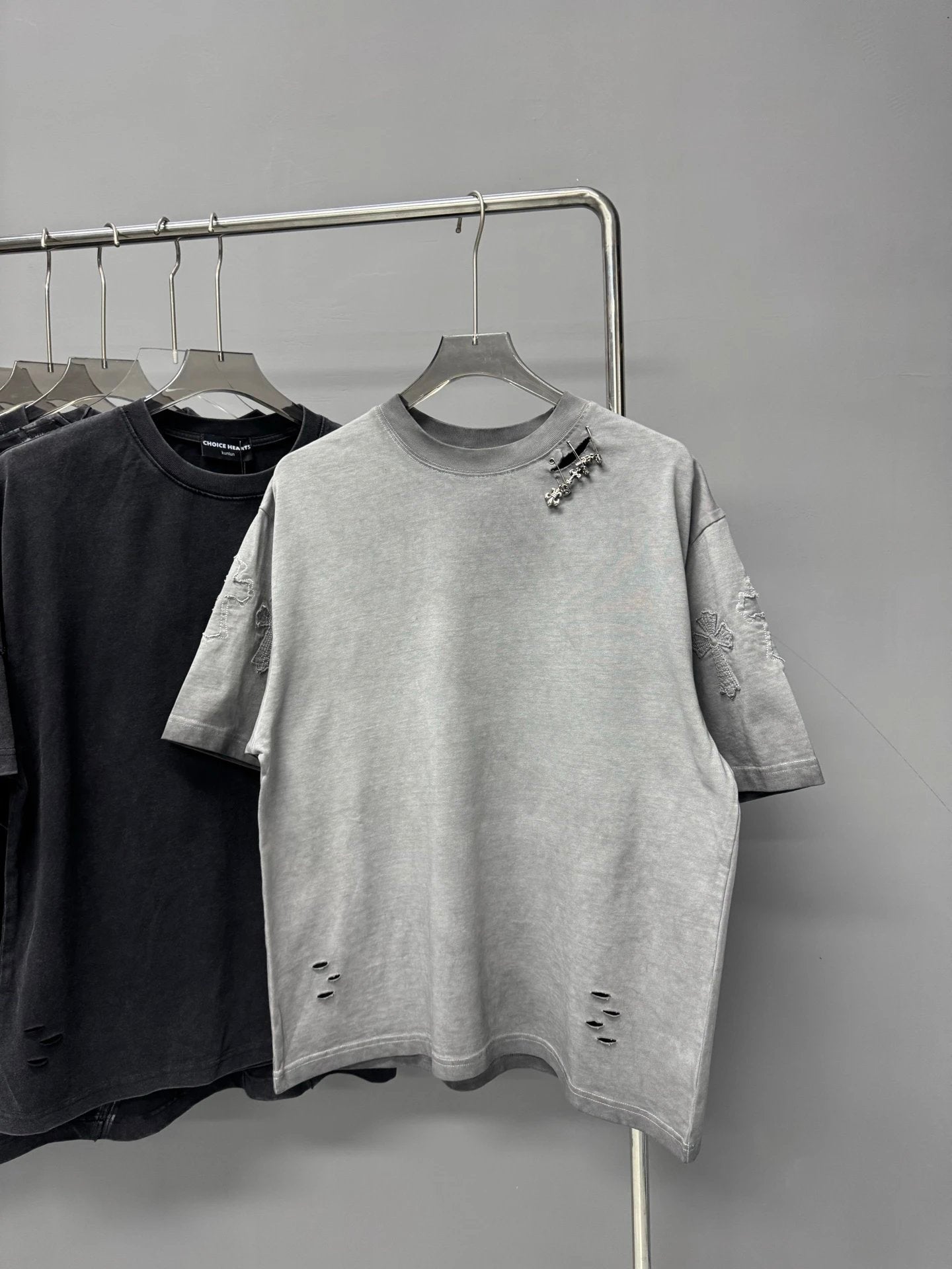 Chrome Hearts T-shirt Heavy Craft Distressed Cut Pin Round Neck Short Sleeve25ss New pure cotton T Unisex T-Shirt OS Loose Fit Base Shirt Top Half Sleeve T-Shirt