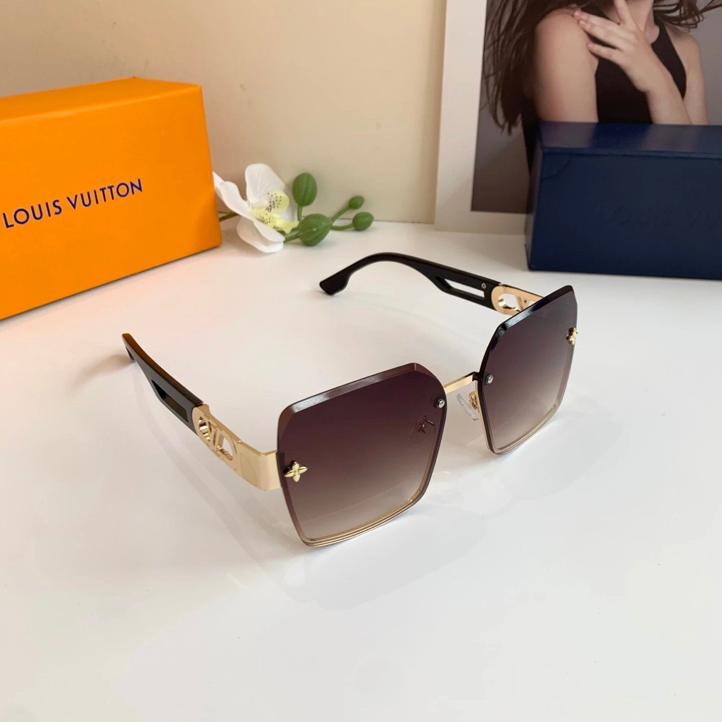 Louis Vuitton LV Sunglasses Metal Frame Sunglasses Slimming Non-Prescription Unisex Couple Style UV Protection Driving Beach Fishing25ss New Sports Casual Versatile
