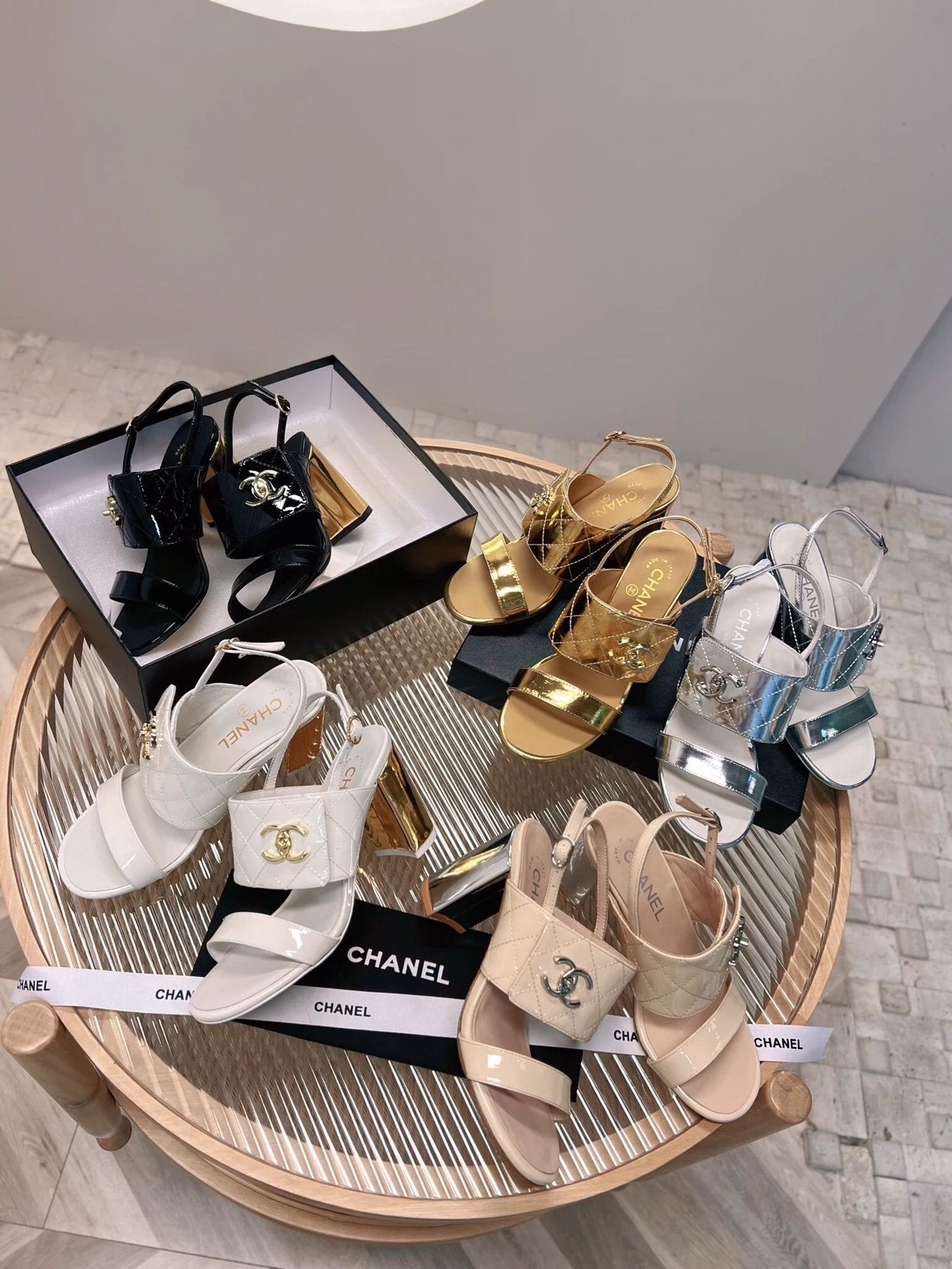 Chanel Shoes Spring/Summer New Classic Rhombus High Heel Sandals
Material Worker：Artistic Lamb Leather Stitching Patent Leather Lining Is Sheepskin Material Super Soft Very Soft Comfortable Italy A Grade Dyed Transparent Leather Outsole➕Post-Electric Plat