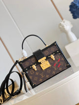 Louis Vuitton LV Women's Bag Top version 2022New Ladies PetiteMalle White Full Leather Embroidery logo Hard Box Bag M20847Men's and women's bags M21462d Denim Black Blue Denim45554Retro patterns M57817