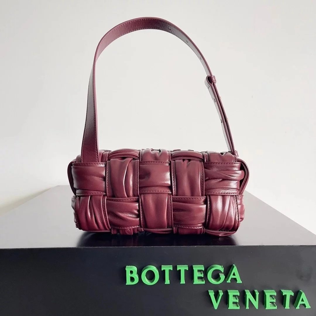 Bottega Veneta Women's Bag Top version Original Genuine Goods Leather Yang Mi Brick Underarm bag2022New Original Surrogate Shopping-Grade Large Plaid Woven Soft Lambskin Shoulder Bag Underarm Bag BRICKCASSETTE Underarm Bag Handbag Women's Bag