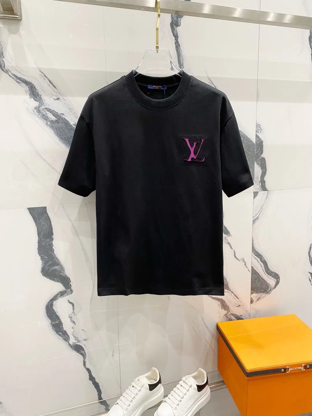 Louis Vuitton LV T-shirt Front and Back Cutout Embroidered Round Color-Block Letters LOGO Logo Crew Neck Short Sleeve25ss New pure cotton T Unisex T-Shirt OS Loose Fit Base Shirt Top Half Sleeve T-Shirt