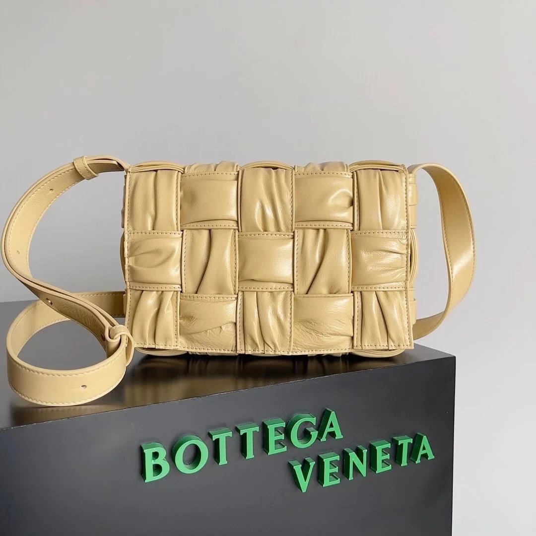 Bottega Veneta Women's Bag Top version 【Original Goods】Classic Woven Square Bag Cassette Pillow Bag Woven Square Bag Bubble Bag Cube Woven Bag Men's and Women's Handbags Same Style Crossbody Bag Shoulder Bag paddedminicassette6GRID Mini Small Pillow Bag