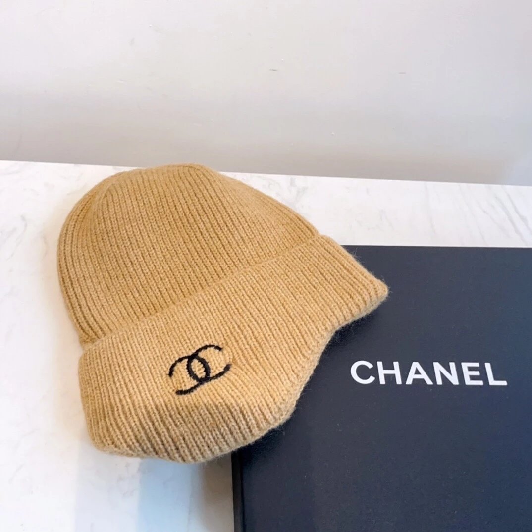 Chanel Hat Fashion Classic High Quality Hat
❄️Embroidery Knitted Earmuffs Hat
Black White Pink White Khaki
Eternal Fashion