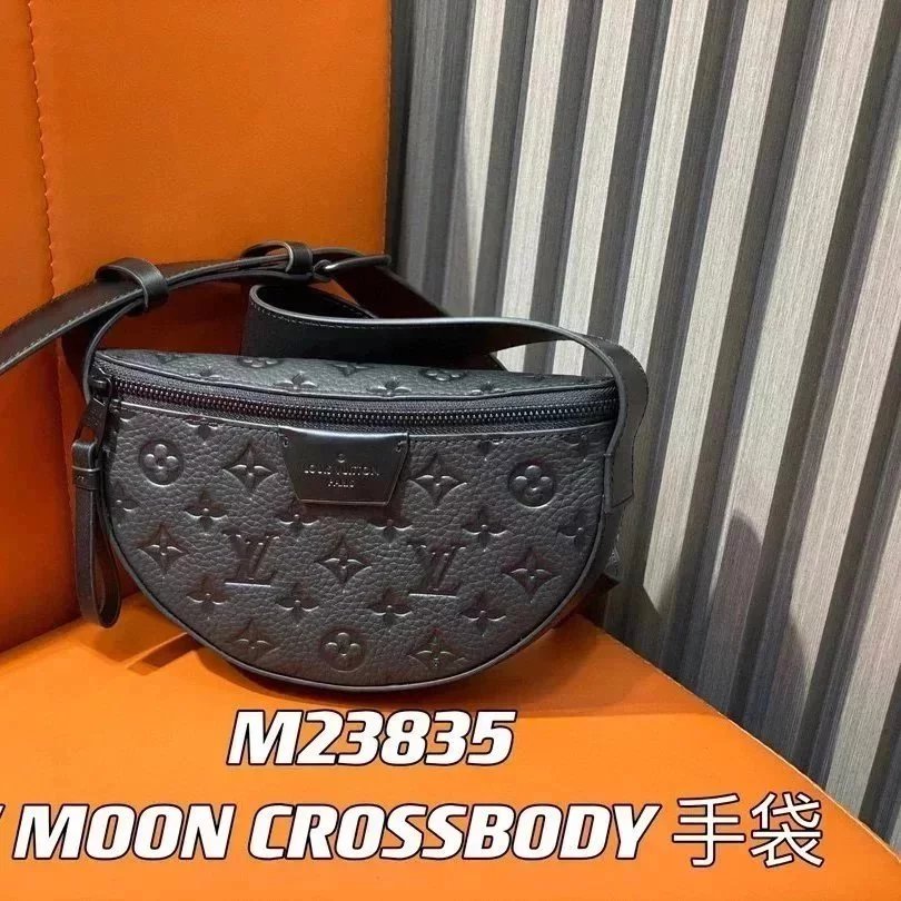 Louis Vuitton LV Men's Bag Top version 【Handsome to Split Ceiling Level】M23835Black Flower Autumn and Winter New LMOONCROSSBODY Moon Bag Men's and Women's Bags Shoulder Messenger Bag Men's New Presbyopic Selenodont Bag Hobos