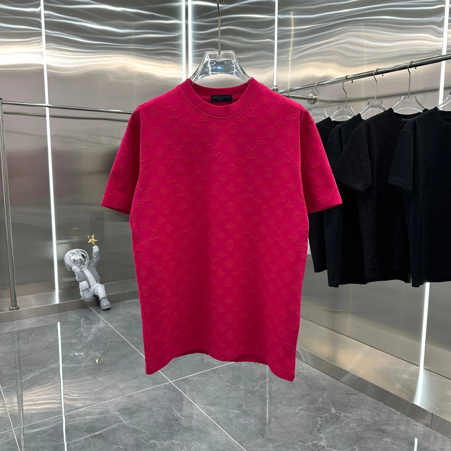 Louis Vuitton LV T-shirt Flame Embroidery Round Neck Short Sleeve25ss New pure cotton T Unisex T-Shirt OS Drop Shoulder Loose Fit Base Shirt Top T-Shirt Short Sleeve