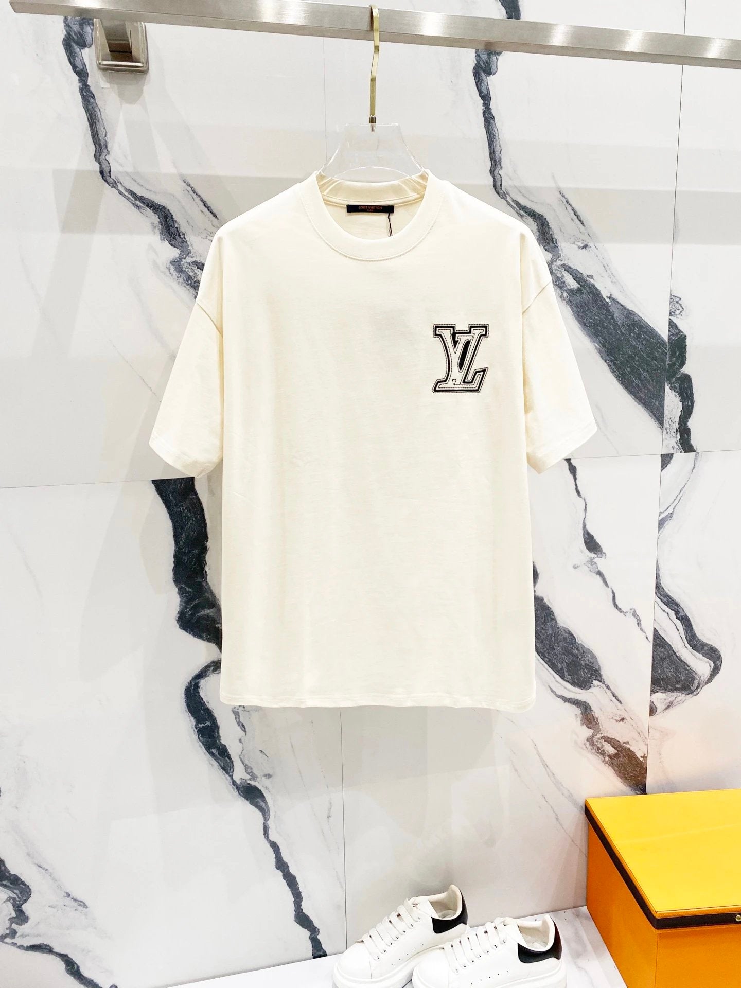 Louis Vuitton LV T-shirt Front Hollow Letter Embroidery logo round Neck Short Sleeve25ss New Pure Cotton Unisex Style T T-shirt OS Loose Fit Base Shirt Half Sleeve T-Shirt Top Half Sleeve