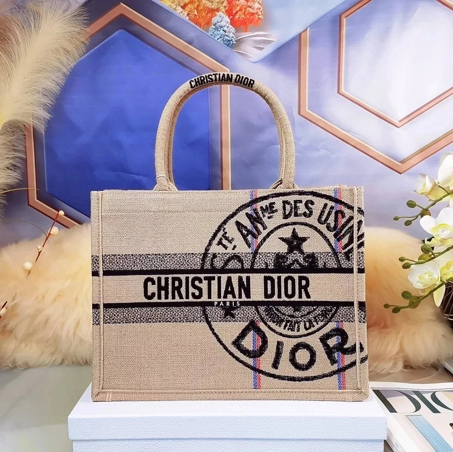 Dior Women's Bag Top version 【】New Cotton and Linen Messenger Bag Saddle Medium Jute Embroidery Saddle Bag Horseshoe Bag Clutch Jute Canvas Embroidery Diana Bag LadyD-Lite Handbag Tote Bag New Women's Bag