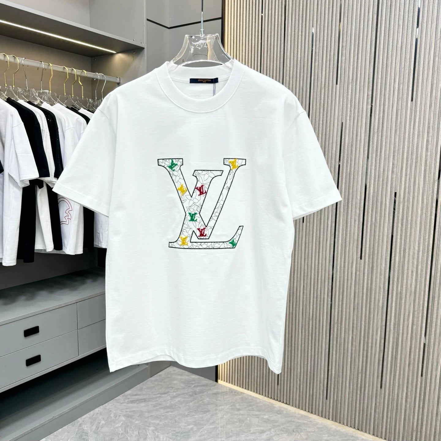 Louis Vuitton LV T-shirt Chest Chain Embroidery with Toothbrush Stitch Technique logo round Neck Short Sleeve25ss New Pure Cotton Unisex Style T T-shirt OS Loose Fit Base Shirt Half Sleeve T-Shirt Top Half Sleeve