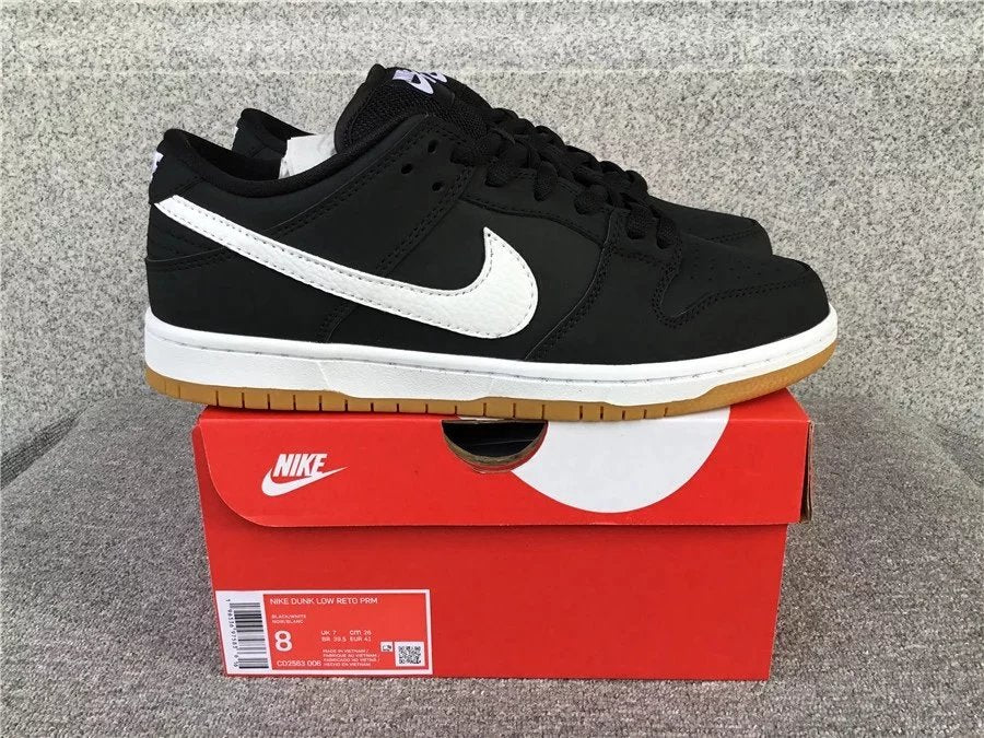 Nike Dunk Low shoes