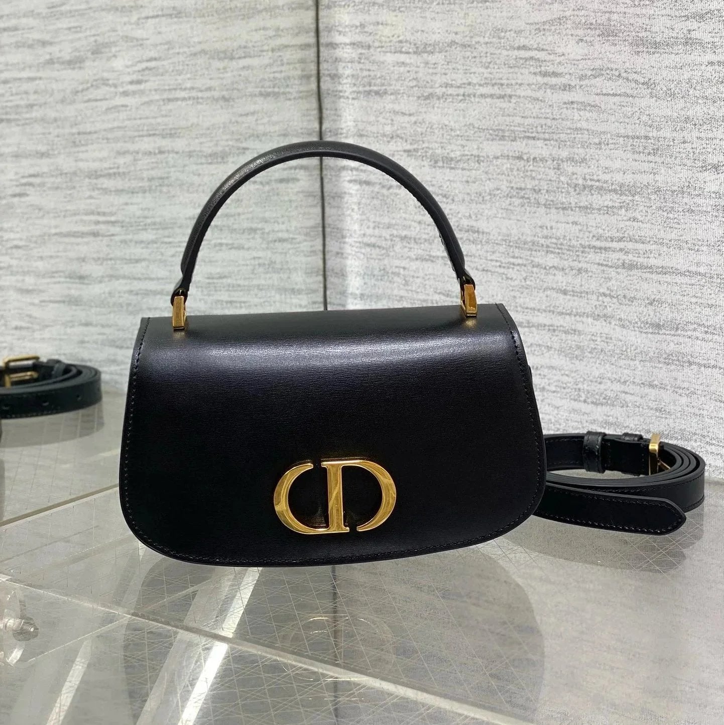 Dior Women's Bag Top version Exclusive Channel for Grade Surrogate Shopping of Chenghuang Leather Goods d Home30MontaigneAvenue Series Handbags Adopt Imported Glossy Cowhide with Handle and Adjustable Leather Shoulder Strap Wrist Bag Handbag Underarm Bag