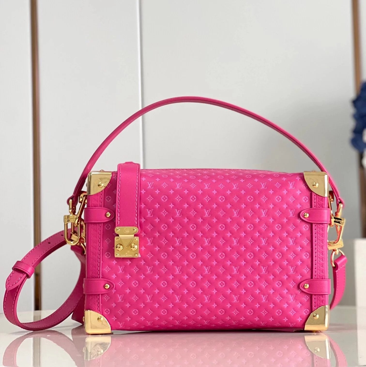 Louis Vuitton LV Women's Bag Top version Original Leather2023New Soft Box Bag Twist Lock Bag Shoulder Crossbody Portable Bag Gu Ailing Same Style Women Bag Rose Red Blue Black Cattle Leather Bag