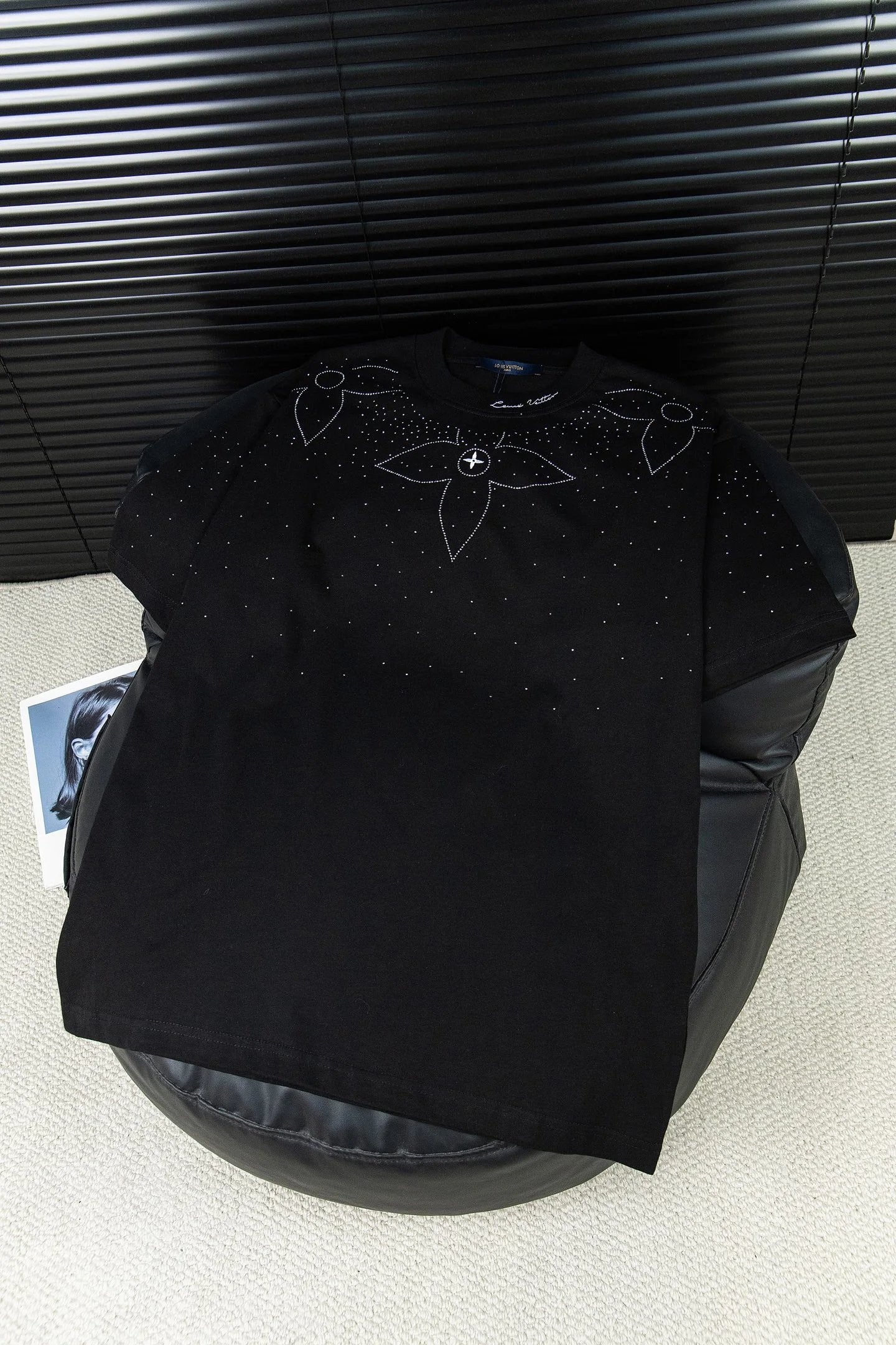 Louis Vuitton LV T-shirt Front Rhinestone Letter Embroidery logo round Neck Short Sleeve25ss New pure cotton T Unisex T-Shirt OS Drop Shoulder Loose Fit Base Shirt Top T-Shirt Short Sleeve