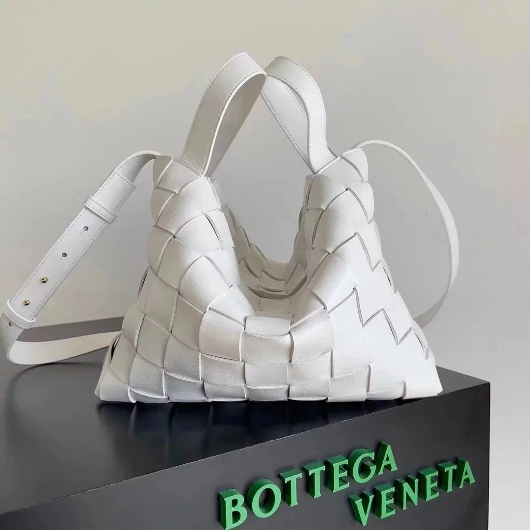 Bottega Veneta Women's Bag Top version 【Premium Version】Cassette Bowling Bag Sheepskin Woven Bag Women's Bag Large Capacity Unisex Commuter Portable Shoulder Messenger Bag Men's and Women's Bags New Hammock Bag