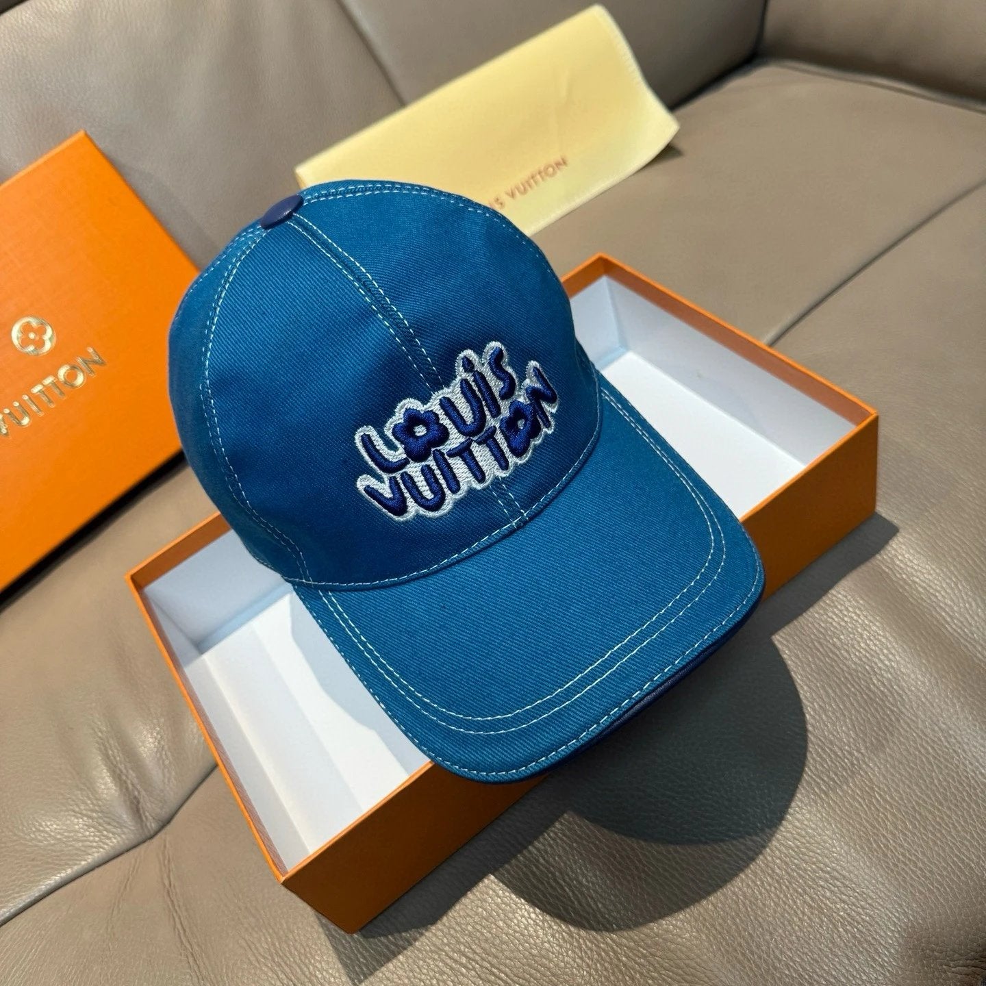 Louis Vuitton LV Hat Letter Embroidery logo Baseball Cap Sunshade Sun Protection Duckbill Cap Slimming Face Curved Brim Versatile Large Head Circumference Sports Hat Unisex Couple Style