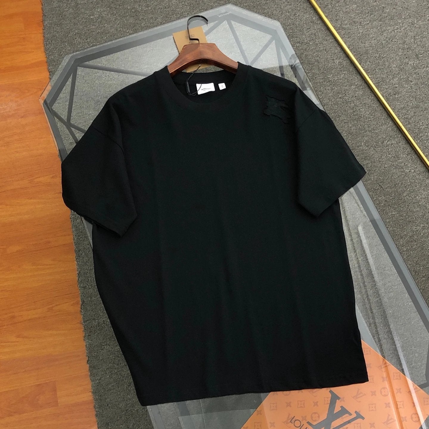 Burberry T-shirt Embroidery on the chest logo round Neck Short Sleeve25ss New pure cotton T Unisex T-Shirt OS Loose Fit Base Shirt Top Half Sleeve T-Shirt