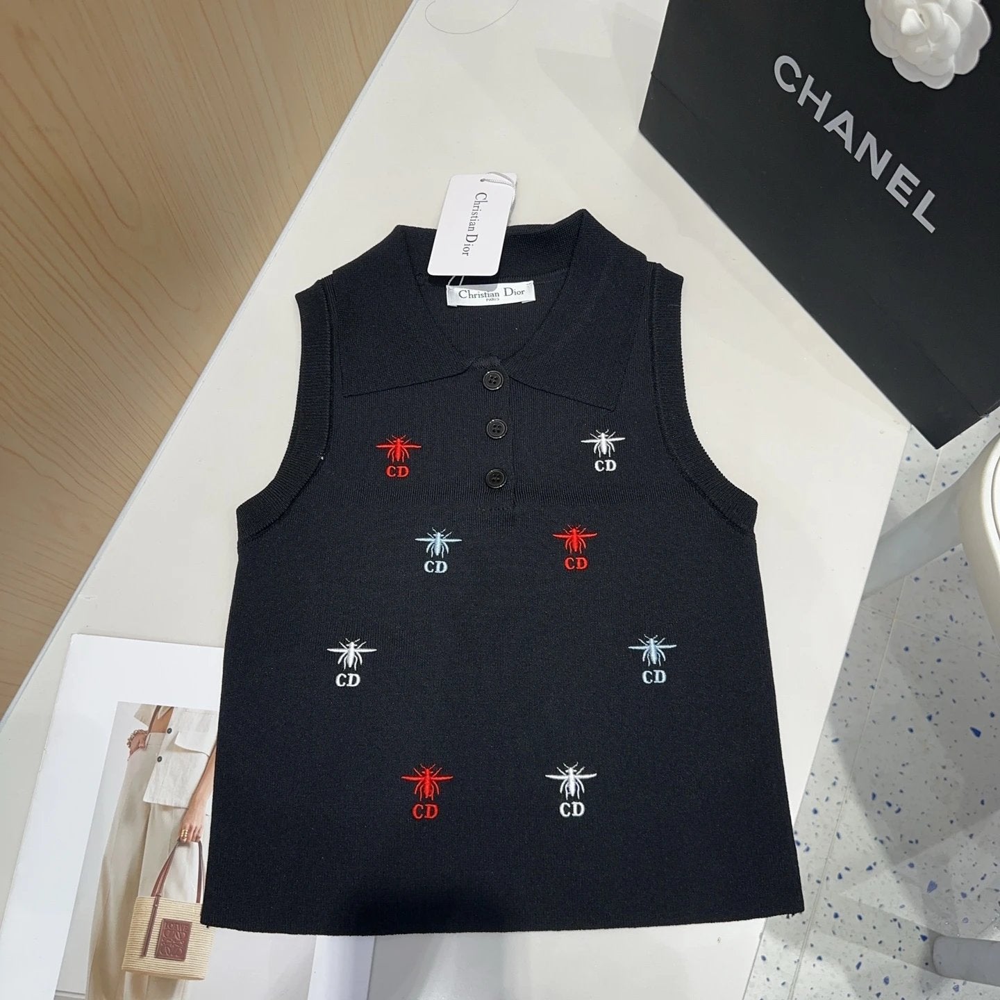 Dior T-shirt Alphabet Bee Embroidery All Over logo Sleeveless Short Sleeve Sleeveless Vest25ss New Pure Cotton Women's Base Shirt T T-shirt OS Loose Fit Half Sleeve T-Shirt